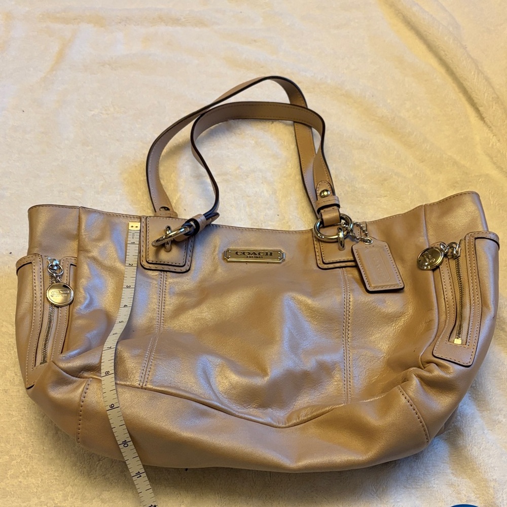 Coach Light Brown Leather Shoulder Bag